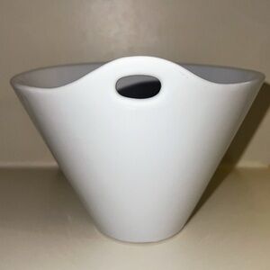 White Ceramic Serving Bowl with Handles - Stylish Home Kitchen Accessory